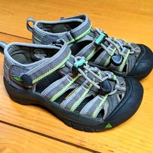 Keen Waterproof Hiking Sandals Newport H2 little kids size 11